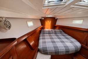 Closer to Fine 47ft Beneteau Yacht For Sale