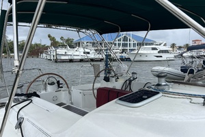 Closer to Fine 47ft Beneteau Yacht For Sale