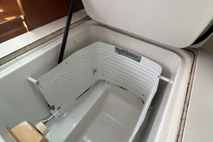 2001 Beneteau Oceanis 473 thumbnail 38
