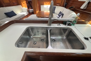 Closer to Fine 47ft Beneteau Yacht For Sale