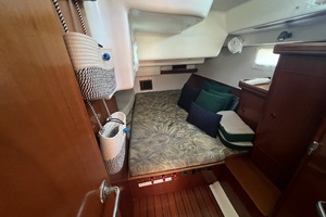 Closer to Fine 47ft Beneteau Yacht For Sale