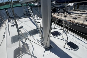 Closer to Fine 47ft Beneteau Yacht For Sale