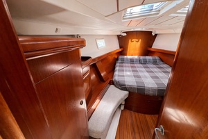 Closer to Fine 47ft Beneteau Yacht For Sale