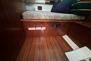Closer to Fine 47ft Beneteau Yacht For Sale