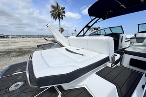 Blue Bayou 26ft Monterey Yacht For Sale