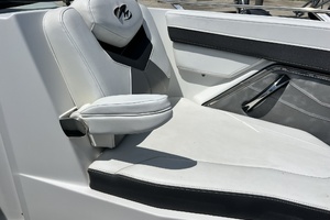 Blue Bayou 26ft Monterey Yacht For Sale