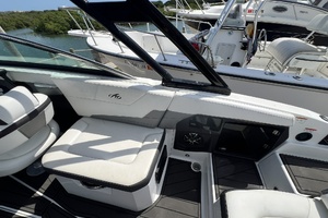 Blue Bayou 26ft Monterey Yacht For Sale