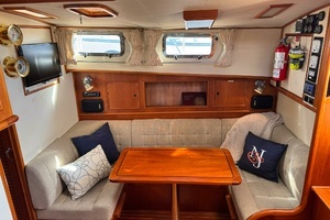1999 Grand Banks Yachts thumbnail 21