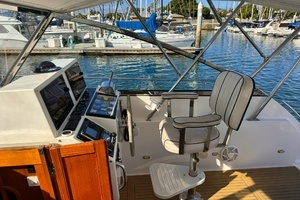 1999 Grand Banks Yachts thumbnail 17