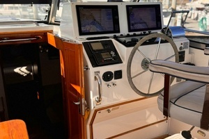 1999 Grand Banks Yachts thumbnail 13
