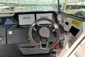 2023 Axopar 37XC Cross Cabin thumbnail 27