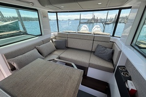 2023 Axopar 37XC Cross Cabin thumbnail 21