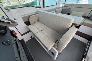 2023 Axopar 37XC Cross Cabin thumbnail 33