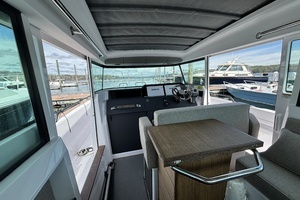 2023 Axopar 37XC Cross Cabin thumbnail 31