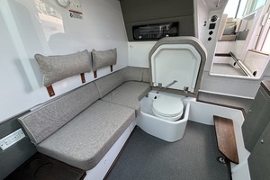 2023 Axopar 37XC Cross Cabin thumbnail 25
