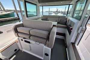 2023 Axopar 37XC Cross Cabin thumbnail 32