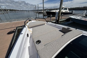 2023 Axopar 37XC Cross Cabin thumbnail 18