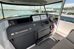 2023 Axopar 37XC Cross Cabin thumbnail 26