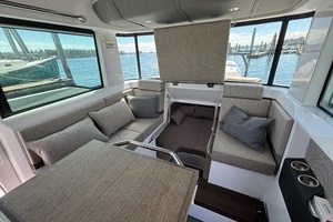 2023 Axopar 37XC Cross Cabin thumbnail 22