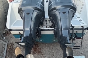 2001 Boston Whaler 26 Outrage thumbnail 10