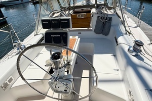 1998 Catalina 380 thumbnail 15