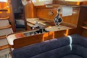 1998 Catalina 380 thumbnail 33