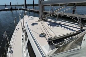 1998 Catalina 380 thumbnail 8