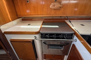 1998 Catalina 380 thumbnail 36