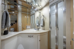 2000 Hatteras 50 Convertible thumbnail 29