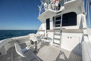 2000 Hatteras 50 Convertible thumbnail 41