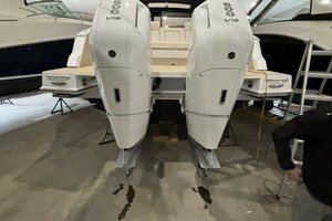 2024 Cruisers Yachts 42 GLS OB thumbnail 13
