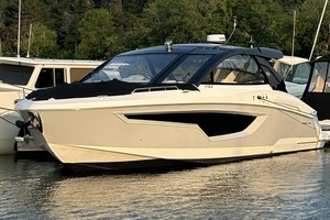 2024 Cruisers Yachts 42 GLS OB thumbnail 3
