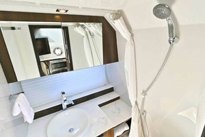 42FT (12.9M) CRUISERS YACHTS