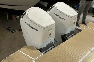 2024 Cruisers Yachts 42 GLS OB thumbnail 11