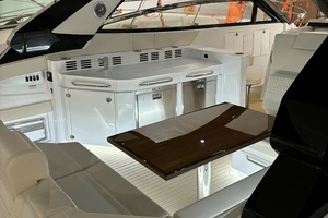 2024 Cruisers Yachts 42 GLS OB thumbnail 15