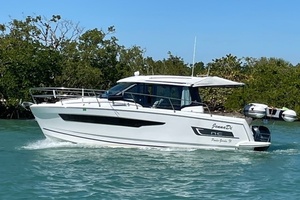 JennaDi 30ft Jeanneau Yacht For Sale