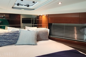 HOBNOBBIN 39ft Princess Yacht For Sale
