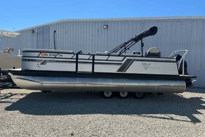 Photo 6053002 for 2023 Custom Viaggio Lago X-R 22  