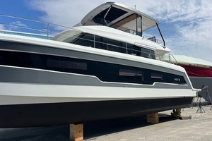 2024 Fountaine Pajot MY 5 thumbnail 7