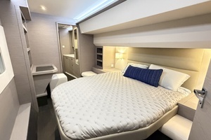 2024 Fountaine Pajot MY 5 thumbnail 14
