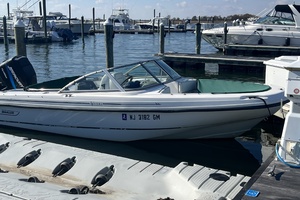 Photo 6053372 for 2000 Boston Whaler 18 Ventura Bowrider  