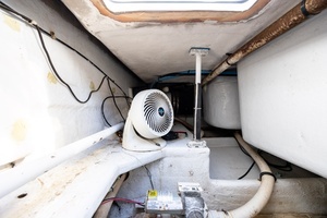 2000 Viking 55 Convertible thumbnail 91