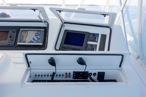 2000 Viking 55 Convertible thumbnail 103