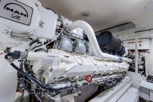 2000 Viking 55 Convertible thumbnail 19
