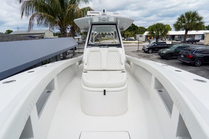 36FT (11.13M) FRONT RUNNER