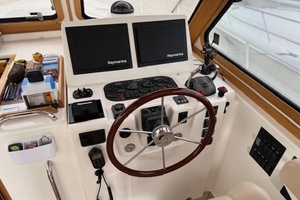 2005 Sabre 42 Express thumbnail 9