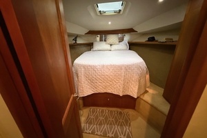 2001 Silverton 42 Convertible thumbnail 32