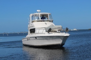 2001 Silverton 42 Convertible thumbnail 3