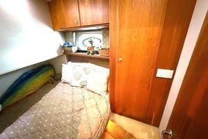 2001 Silverton 42 Convertible thumbnail 43