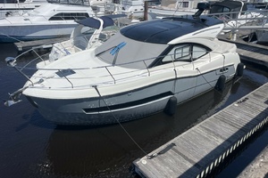 Makin  Waves 37ft Carver Yacht For Sale